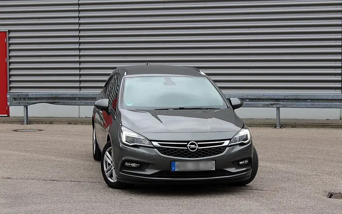 mazowieckie Opel Astra cena 34900 przebieg: 145000, rok produkcji 2018 z Chełmża